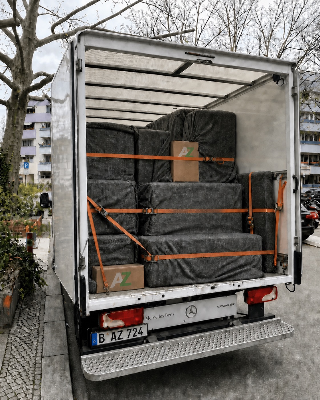 Beladener Umzugs-LKW von AZ Transport & Umzug